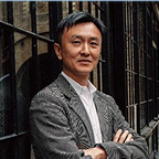 a headshot of Zuora CEO Tien Tzuo